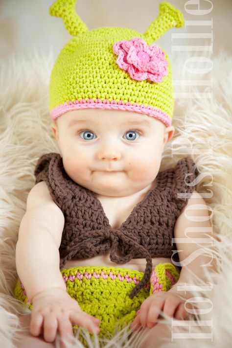 so cute Shrek baby Shrek Crochet, Crochet Baby Cocoon, Baby Cocoon, Baby Props, Crochet Baby Clothes, Freeform Crochet, Crochet Baby Hats, Baby Costumes, Shrek