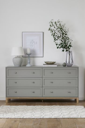 Green Gray Bedroom Furniture, Chest Of Drawers Decor, Bungalow Living Room, Ikea Hack Bedroom, Chest Of Drawers Makeover, Grey Chest Of Drawers, Drawer Decor, Bedroom Built Ins, Grey Bedroom Furniture