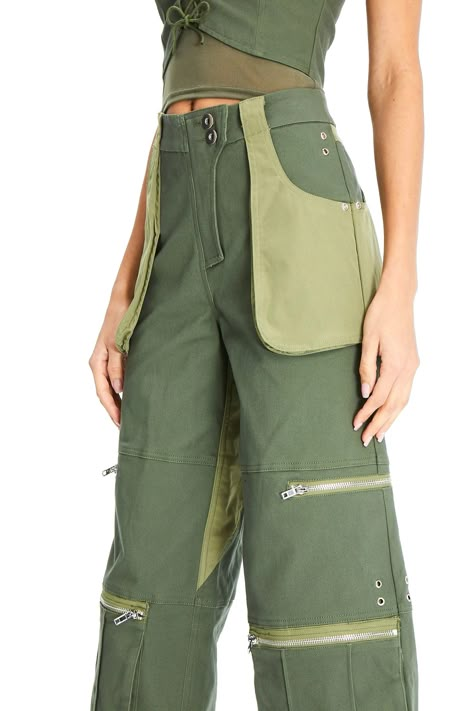 Upcycle Cargo Pants, Cool Pants Design, 2023 Clothing Trends, Futuristic Pants, Green Cargo Pant, Pants With Lots Of Pockets, Modular Clothing, Unique Pants, Streetwear Pants