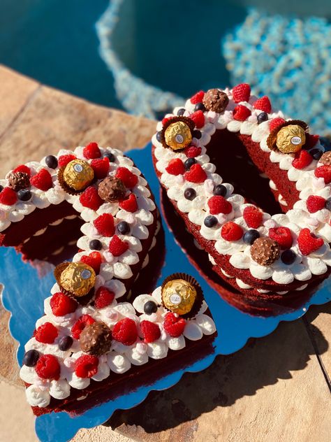 Number cake 20 20 Number Cake, Number 20 Cake, Red Number Cake, Red Velvet Number Cake, 21st Bday Cake, Nice Cakes, Adult Easter Baskets, Cake Number, Number Birthday Cakes