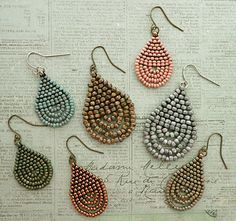 Brickstitch Earrings Tutorial, Making Beaded Earrings, Sead Bead Earrings, Teardrop Beaded Earrings, Earrings 2023 Trends, Seed Bead Earrings Tutorial Free Pattern, How To Bead Earrings, Brickstitch Earring Patterns, How To Make Beaded Earrings