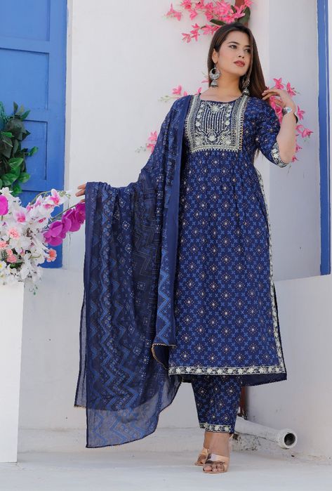 Nyra Cut Kurti, Nayra Cut Kurti, Kurti With Lace, Side Cut Dress, Nayra Cut, Nyra Cut, Girls Dresses Online, Kurti Set, Kurtis With Pants