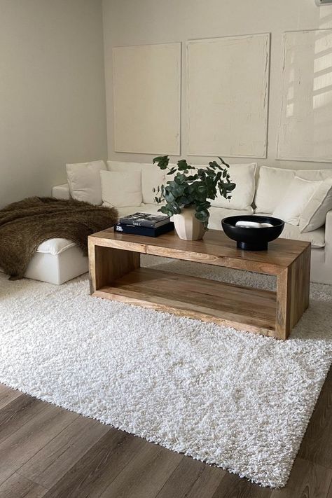 White Cloud Couch, Living Room Inspiration White, Cloud Couch Living Room, Apartment Design Interior, Shag Rug Living Room, Interior Decor Living Room, Couch White, Living Apartment, Coffee Table Decor Living Room