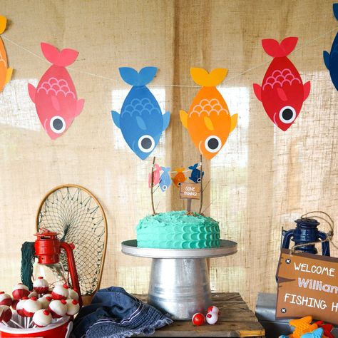 Fishing Party Set Up Fishing Birthday Party Boys, Gone Fishing Party, Fishing Party Decorations, Fishing Theme Party, Fishing Themed Birthday Party, Fishing Birthday Party, Party Girlande, Fishing Party, Fishing Birthday