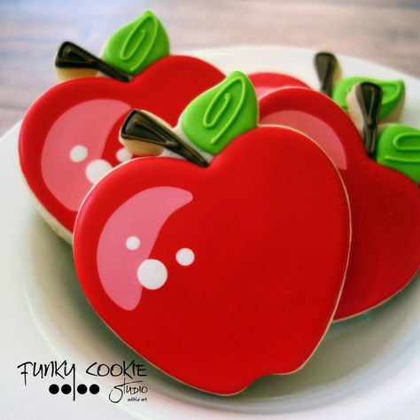 Jill FCS: Apples. Fruit Cookies, Apple Cookies, Sugar Cookie Designs, Fall Cookies, Pretty Cookies, Creative Cookies, Fancy Cookies, Cookie Icing, Cookie Inspiration