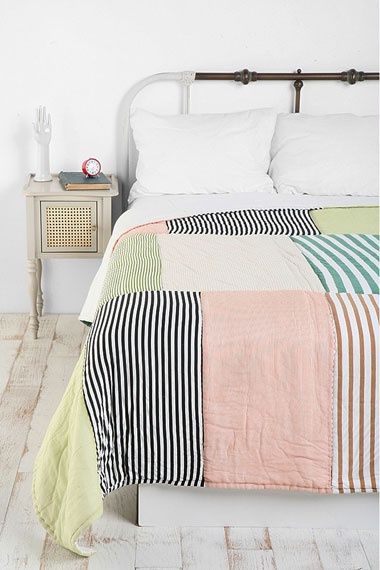 ♦ Casa Vintage, Granny Chic, Home Goods Decor, Patch Quilt, My New Room, Quilt Inspiration, Bedroom Inspirations, Home Bedroom, Home Interior