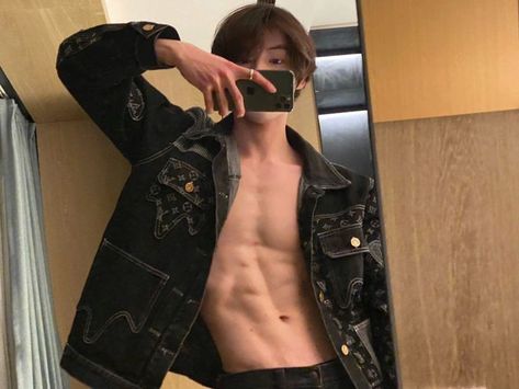 Soft Abs Men, Douyin Boy, Roti Sobek, Y2k Soft, Levi Cosplay, Gym Boy, Men Abs, Animal Reference