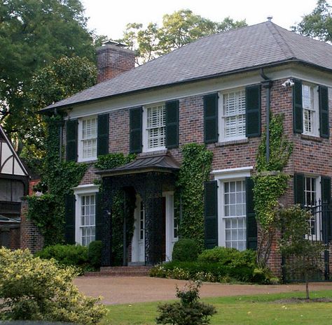 Modern Courtyard Design, Sunroom Conversion, Colonial Porch, Window Header, Portico Designs, Copper Awning, Portico Design, Minimalist Cottage, Walking In Memphis