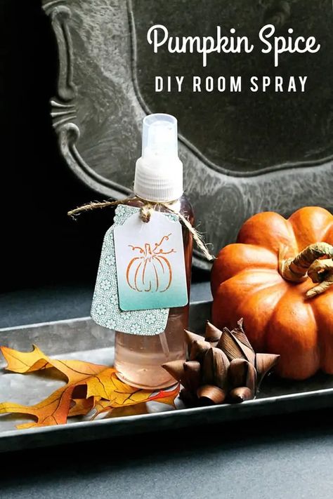 Dinner Recepies, Diy Room Spray, Essential Oil Beauty, Craft Night, Fall Gifts, Diy Room, House Smells, Beauty Recipe, Natural Home