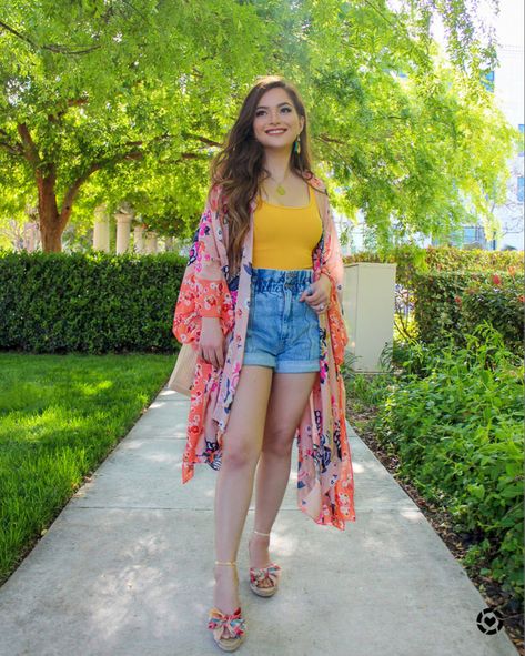 Outfit Con Kimono, Kimono And Shorts, Bodysuit And Shorts, Moss Rose, Floral Wedges, Tank Bodysuit, Bohemian Floral, Floral Kimono, Kimono Cardigan