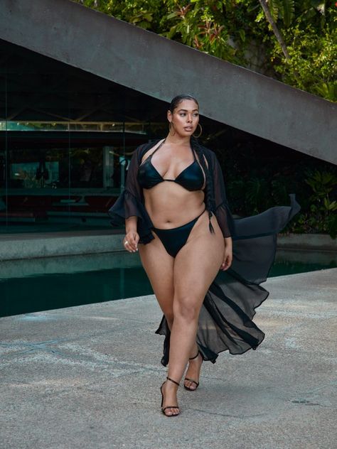 Feel like showing lots of skin this summer?! Check out these super sexy two piece plus size swim options! 10 Super Sexy Plus Size Two-Piece Swimwear That Your Curves Need Now! #plussizefashion #plussize Plus Size Fashion Tips, Curvy Fashionista, Curvy Swimwear, Plus Size Swim, Fashion To Figure, Two Piece Swimwear, Curvy Plus Size, Plus Size Swimsuits, Plus Size Swimwear