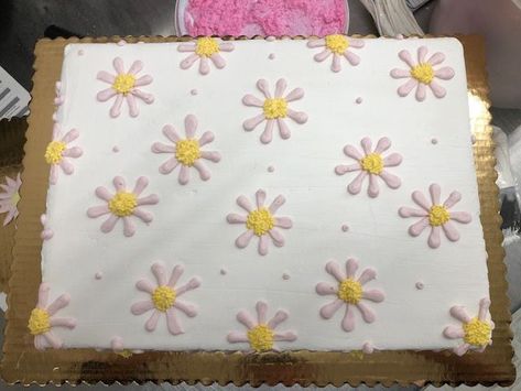 Daisy Cake, Daisy Cakes, Flower Sheets, Cake Boss, Sheet Cake, Party Cakes, Daisy Flower, Birthday Parties, Daisy