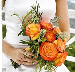 Bicolor orange rose bouquet Simple Bridal Bouquet, Orange Rose Bouquet, Amazon Flowers, Bouquets Diy, Red Bridal Bouquet, Fresh Rose Petals, Orange Bouquets, Orange Wedding Flowers, Bouquets Wedding