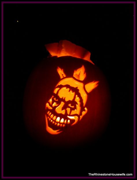 Twisty the clown from AHS Freakshow. Ahs Pumpkin Carving, Ahs Pumpkin, Clown Pumpkin Carving, Ahs Halloween, Clown Pumpkin, Ahs Freakshow, Pumpkin Carve, Pumpkins Ideas, Carve Pumpkins