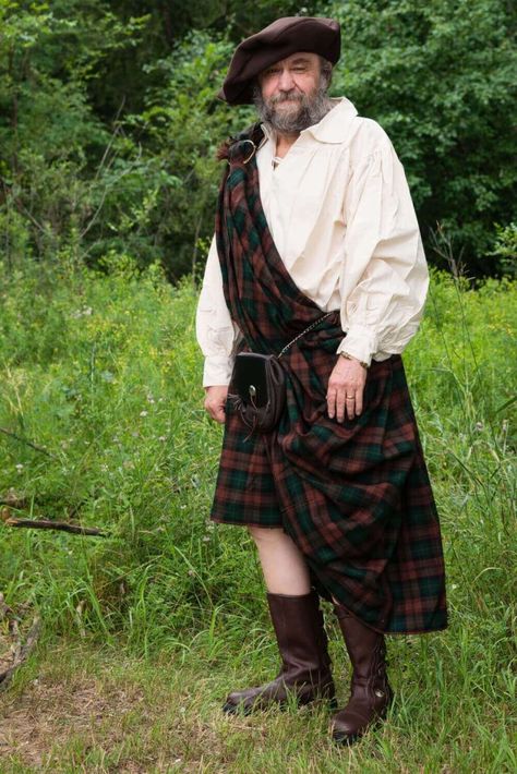 Great Kilts - Feileadh Mòr - Renaissance Kilt - Tradditinal Kilt - Greatkilt Traditional Scottish Clothing Men, Great Kilt Men, Kilt Outfit Men, Reluctant Dragon, Mode Tartan, Irish Kilt, Tartan Shawl, Great Kilt, Scottish Clothing