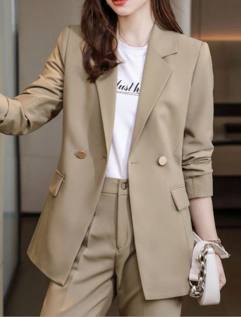 Loose Blazer Outfits For Women, Elegant Suits For Women Classy Modern, Woman Suit Fashion Classy Blazers, Ladies Jackets Classy Blazers, Ladies Suits Formal Classy, Modern Office Outfits Women, Buisness Dress, Business Attire For Young Women, Model Blazer