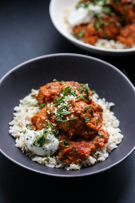 Easy Chicken Tikka Masala Meatballs (Gluten-Free) - Feed Me Phoebe Healthy Chicken Tikka Masala, Easy Chicken Tikka Masala, Tikka Masala Sauce, Gluten Free Chicken Recipes, Chicken Tikka Masala Recipes, Tikka Masala Recipe, Alaska Trip, Chicken Masala, Low Fodmap Recipes