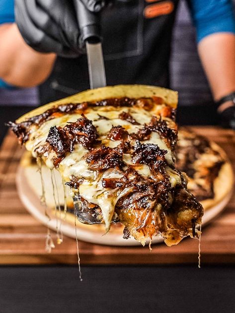 Oxtail Pizza, Meat And Gravy, Unique Pizza Recipes, Unique Pizza, Italian Pizza Recipe, Meat Diet, Gourmet Pizza, Delicacy Food, Recipes Appetizers And Snacks