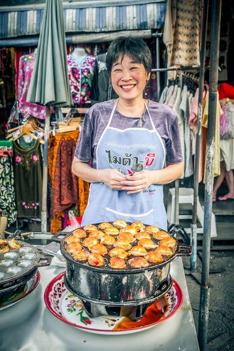 Thailand Culture, Street Food Thailand, World Street Food, Chatuchak Market, Food Thai, Thailand Honeymoon, Street Food Market, Asian Street Food, Bangkok City