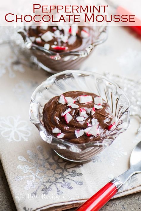 Christmas Chocolate Peppermint Mousse Recipe | @bestrecipebox #chocolate #chocolatemousse #peppermint Christmas Desserts Chocolate, Chocolate Peppermint Mousse, Peppermint Mousse, Favorite Christmas Desserts, Taste And Tell, Easy Chocolate Mousse, Vegan Chocolate Mousse, Desserts Chocolate, Chocolate Mousse Recipe