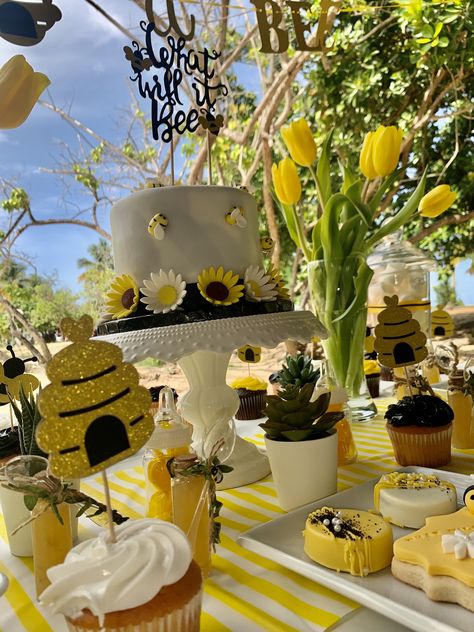 Gender Reveal Yellow, Summer Gender Reveal, Bee Gender Reveal Party, What Will It Bee, Gender Reveal Baby Shower Themes, Lemon Theme, Bee Gender Reveal, Gender Reveal Themes, Shower Themes