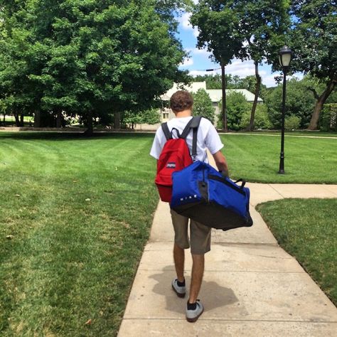 If I Could Do it Again: 6 Things I Would Tell My Teens on Move-In Day College Tours, Big Suitcases, College Parents, College Degrees, Moving Van, College Resources, Living Skills, College Advice, Freshman College