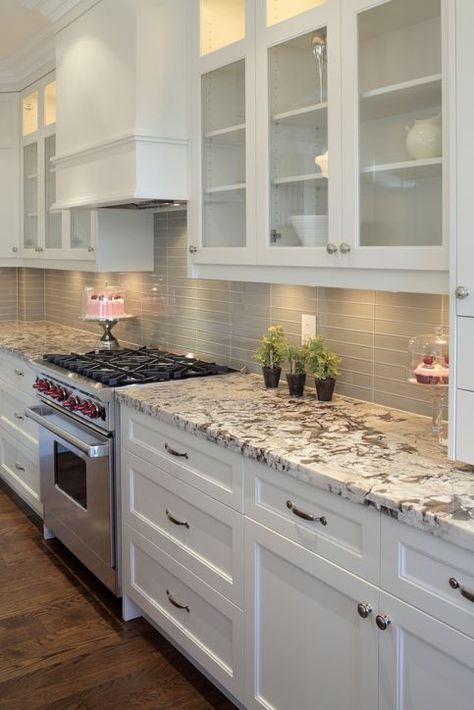 Beautiful White Kitchens, Farmhouse Kitchen Cabinets, Gray Kitchen, All White Kitchen, New Kitchen Cabinets, Kitchen Cabinets Makeover, Granite Countertops Kitchen, Kitchen Models, Kitchen Remodeling Projects