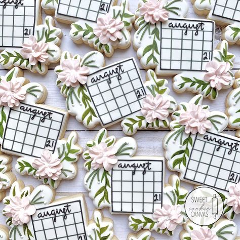 Maryssa Silva 🤍 Custom Cookies on Instagram: “Floral wedding date calendar 💍 . . @galleterasmexico…” Calendar Cookies, Save The Date Calendar, Cookies Wedding, Sweet Cookies, Date Calendar, Wedding Cookies, Custom Cookies, Wedding Date, Bridesmaid Proposal