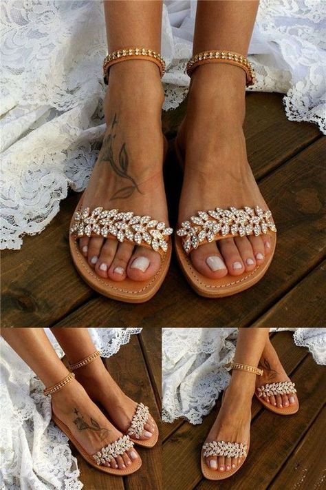 https://www.pinterest.com/pin/187954984436617532/ Wedding Shoes Flats Sandals, Bride Sandals, Look Hippie Chic, Bohemian Shoes, Beach Wedding Sandals, Country Shoes, Wedding Shoes Comfortable, White Wedding Shoes, Wedding Shoes Flats