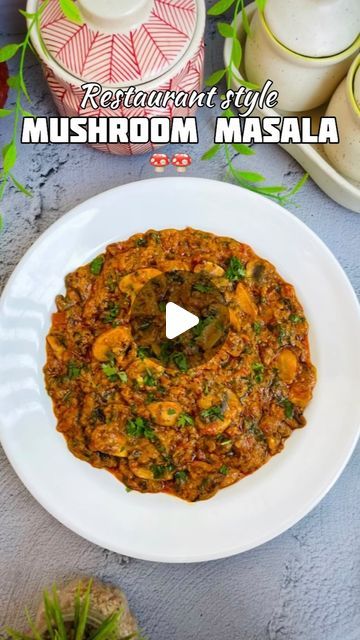 Harshita Choudhary on Instagram: "Restaurant style Mushroom Masala🍄😋 Kis kiska favourite hai yeh?😌 . Ingredients- 🔺200g Mushroom 🔺3 medium sized Onion/ pyaz 🔺2 Tomato (finely chopped)  🔺12-15 Garlic cloves/ lahsun 🔺1/2 inch Ginger/ adhrak 🔺1 Green chilli/ hari mirch (all finely chopped) 🔺15 soaked Cashew/ kaju 🔺Whole spices- — Cumin seeds/ Jeera  — Green Cardamom/ Hari elaichi — Cinnamon stick/ Dalchini 🔺Powdered spices — 1tsp kashmiri red chilli  — 1tsp spicy red chilli  — 1tsp coriander powder/ dhaniya powder — 1/4th tsp turmeric/ haldi — Salt to taste — 1tsp garam masala 🔺Hara dhaniya/ Coriander leaves 🔺Dried fenugreek/ Kasuri methi  This quantity is enough to serve 3-4 people. . Keep following @yummy_tummy25 for more such recipes. . . #mushroom #mushroommasala #mushroomlo Chilli Mushroom Recipe, Mushroom Recipes Indian, Mushroom Masala Recipe, Mushroom Masala, Kasuri Methi, Instagram Restaurant, Green Cardamom, Tasty Recipes Videos, Cumin Seeds