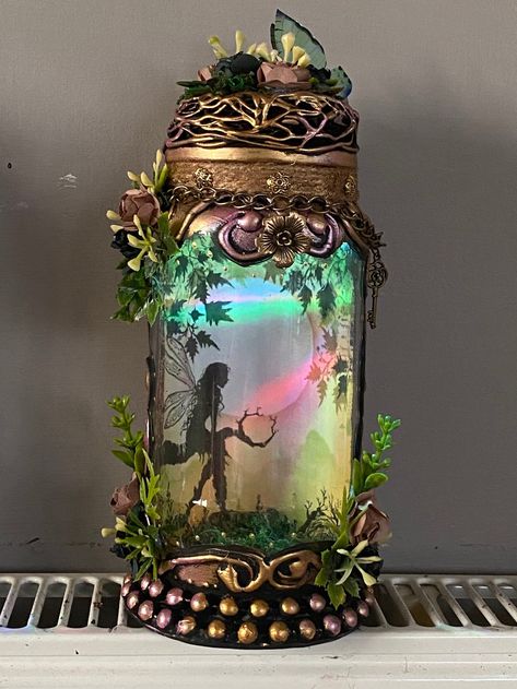 Polymer Clay Jars Ideas, Fairytale Decor, Fairy Garden Doors, Crafts With Glass Jars, Fairy House Crafts, Fairy Garden Birthday Party, Fairy Lanterns, Pinterest Diy Crafts, Diy Glass Bottle Crafts