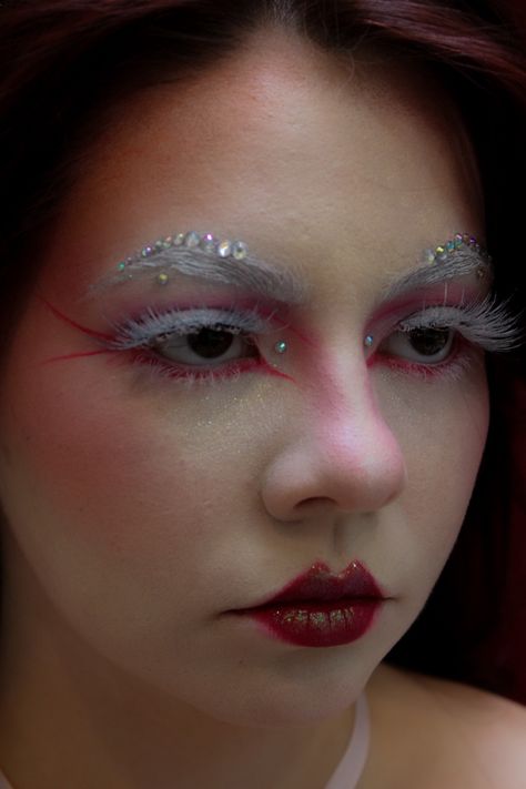 ethereal vintage makeup look Whimsy Makeup, Ethereal Makeup Tutorial, Whimsical Makeup, Vintage Makeup Looks, Glam Punk, Strange Magic, Aesthetic Nails, Ethereal Makeup, Photoshoot Makeup