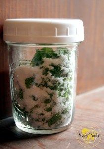 Infused Salts, Flavored Sugars, Infused Salt, Infused Sugar, Edible Flowers Recipes, Drinks Summer, Mint Extract, Flavored Salts, Mint Recipes