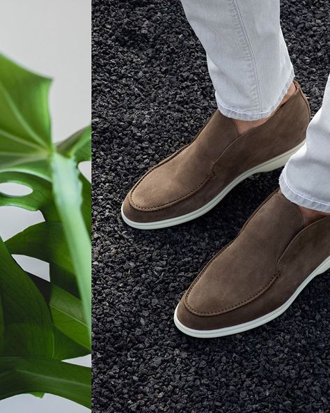 OGER on Instagram: “Time for a coffee break, but don’t forget to put on your Loro Piana Suede ‘Open walk’ Khaki” Loro Piana Shoes, Loafer Outfits, Loro Piana Men, Mens Fashion Smart, Ankle Shoes, Classy Men, Instagram Time, Summer Attire, Stylish Mens Outfits