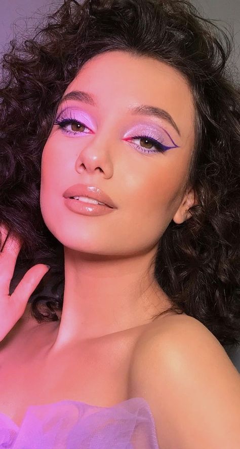 Lilac Dress Makeup, Makeup For Lilac Dress, Purple Dress Makeup Ideas, Purple Dress Makeup, Lavender Prom Dress Long, Lilac Makeup, Simple Prom Makeup, Prom Makeup Ideas, Sunset Shoot