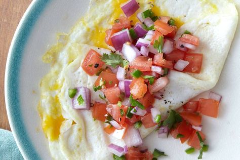 Rocco DiSpirito's Egg-White Omelet with Pico de Gallo Olive oil spray 1 cup egg whites Salt Pepper 2 oz. 75%… Rocco Dispirito Recipes, Egg White Omelet, Rocco Dispirito, Egg White Recipes, Favorite Breakfast Recipes, Omelette Recipe, Make Breakfast, Recipes Breakfast, Egg White