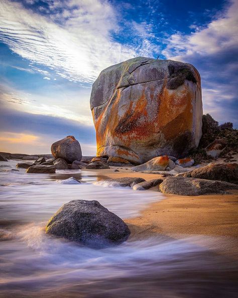 Flinders island Tasmania Hobart Tasmania, Photography Location, Castle Rock, Aerial Photo, Location Photography, Hobart, Beautiful Sky, Australia Travel, Tasmania