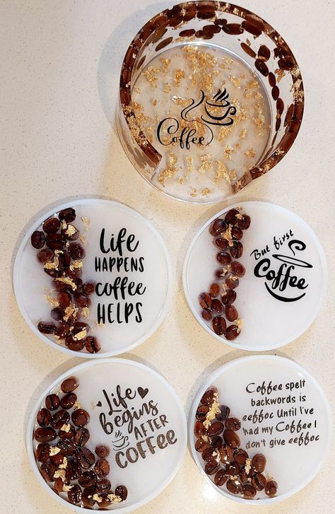 Resin With Vinyl, Epoxy Resin Coaster Ideas, Epoxy Coasters Diy, Resin Coster, Christmas Resin Coasters, Coffee Bean Resin, Resin Coasters Ideas, Coffee Resin, Epoxy Coasters