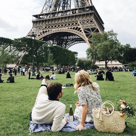 As cheesy as it sounds, I've always wanted to travel to France and around the world with my boy...:) Paris Couple, Springtime In Paris, Couple Travel, Paris Aesthetic, Photo Couple, The Eiffel Tower, Travel Goals, Paris Travel, France Travel