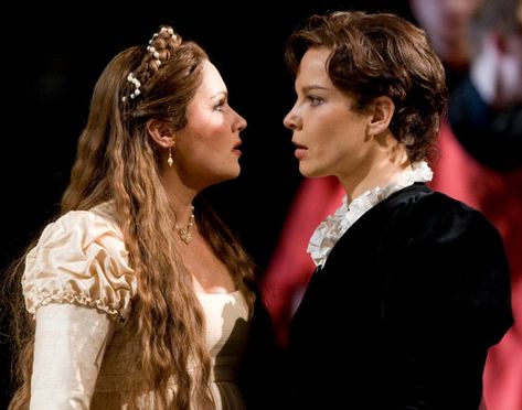 Anna Netrebko Elina Garanca I Capuleti e I montecchi Butch Outfits, Opera Singing, Elina Garanca, Anna Netrebko, Mean Women, Broadway Plays, Classic Music, Music Motivation, Opera Singers