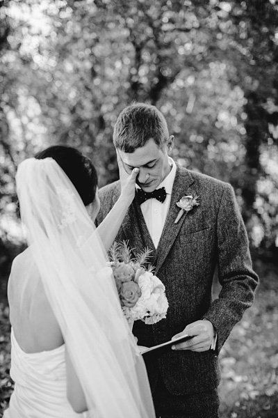 50 Sweet Wedding Photos That Will Make You Cry  The Groom A bride helps her groom keep it together. Groom Reaction, Wedding Picture Poses, Wedding Photos Poses, Wedding Goals, Photo Couple, Wedding Photo Inspiration, Wedding Shots, Wedding Moments, Wedding Pics