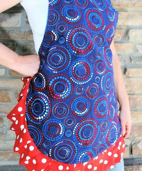 How to Make a Cute, Ruffle Apron by CrazyLittleProjects.com Make An Apron, Free Apron Pattern, Easy Apron, Flirty Aprons, Apron Tutorial, Apron Sewing, Ruffle Apron, Diy Apron, Apron Sewing Pattern