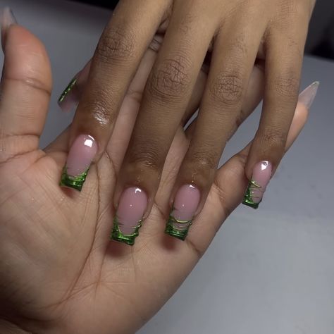 Chrome Frenchies, Short Oval Nails, Oval Nails Designs, White Chrome Nails, Gel Nails French, December Nails, Chrome Nails Designs, Graduation Nails, Green Nail Designs