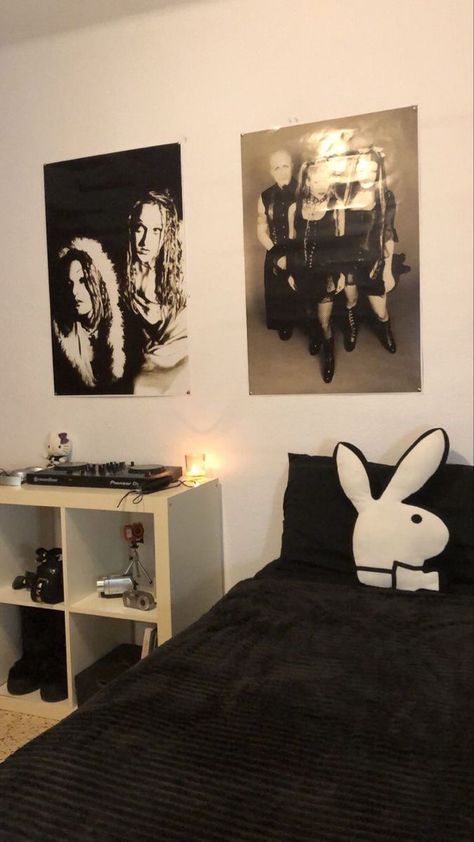 Playboy Room, Room Pics, Idea Room, Dream Apartment Decor, Grunge Room, Redecorate Bedroom, Minimalist Room, Pretty Room, Room Design Bedroom