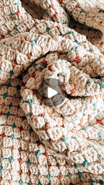 Daniela Jaimalis 🌼 | CJ Design on Instagram: "Cloud Blanket ~ Free Crochet Pattern Did you know that it is simpler than it looks like? ☺️ You would be surprised! This is the super bulky version, but I also have the worsted weight version in case you don’t like crocheting with blanket yarn 😅 Video tutorial and pattern available for free, on my blog 💕 #crochet #crochetblanket #cloudblanket #crochettutorial #crochetpattern #chunkyblanket #diycrochet #diy #crochetersofinstagram #crochetinspiration #crochetforfun" Cj Design, Cloud Blanket, Chunky Blanket, Blanket Yarn, Super Bulky, Worsted Weight, Crochet Blanket Patterns, Blanket Pattern, Diy Crochet