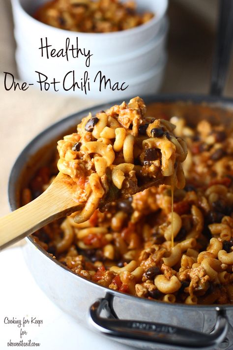 Healthy One Pot Chili Macaroni ~ Forget the package, this is the REAL stuff! Chili Macaroni Recipe, One Pot Chili Mac, One Pot Chili, Chili Macaroni, Mac Chili, Chili Mac Recipe, Healthy Chili, Pastas Recipes, Oh Sweet Basil