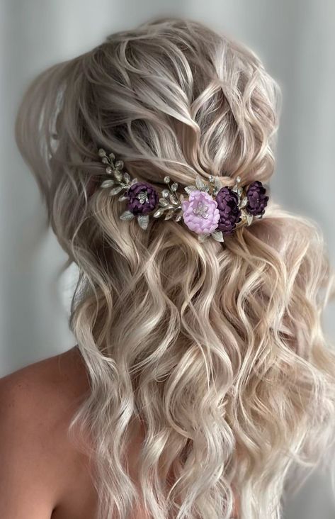 How to Create the Perfect Purple Look for Your Special Occasion Vowel Renewal, Purple Wedding Theme, 2025 Wedding, Wedding Brides, Violet Flowers, Lilac Hair, Lilac Wedding, Flowers Purple, Braut Make-up