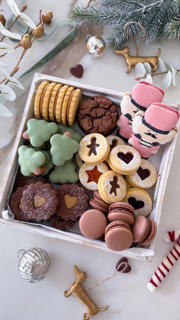 Christmas Cookie Assortment, Christmas Cookies Linzer, Nutcracker Macarons, Gingerbread Macarons, Linzer Torte Cookies, Macarons Christmas, Holiday Macarons, Nutcracker Cookies, Christmas Cookie Boxes