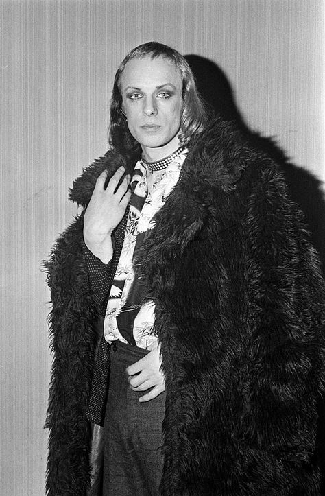 Orchid Photography, Brian Eno, 80s Celebrities, Acid Rock, 70s Glam, Roxy Music, 1 November, Glam And Glitter, Rock Baby