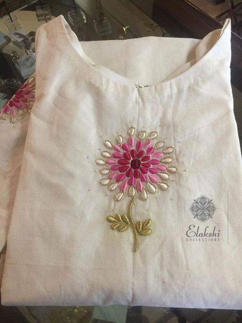 Churidar Designs, Embroidery On Kurtis, Kurti Embroidery Design, Salwar Kamiz, Hand Work Embroidery, Embroidery Neck Designs, Designer Kurti, Hand Work Blouse Design, Embroidery Suits Design